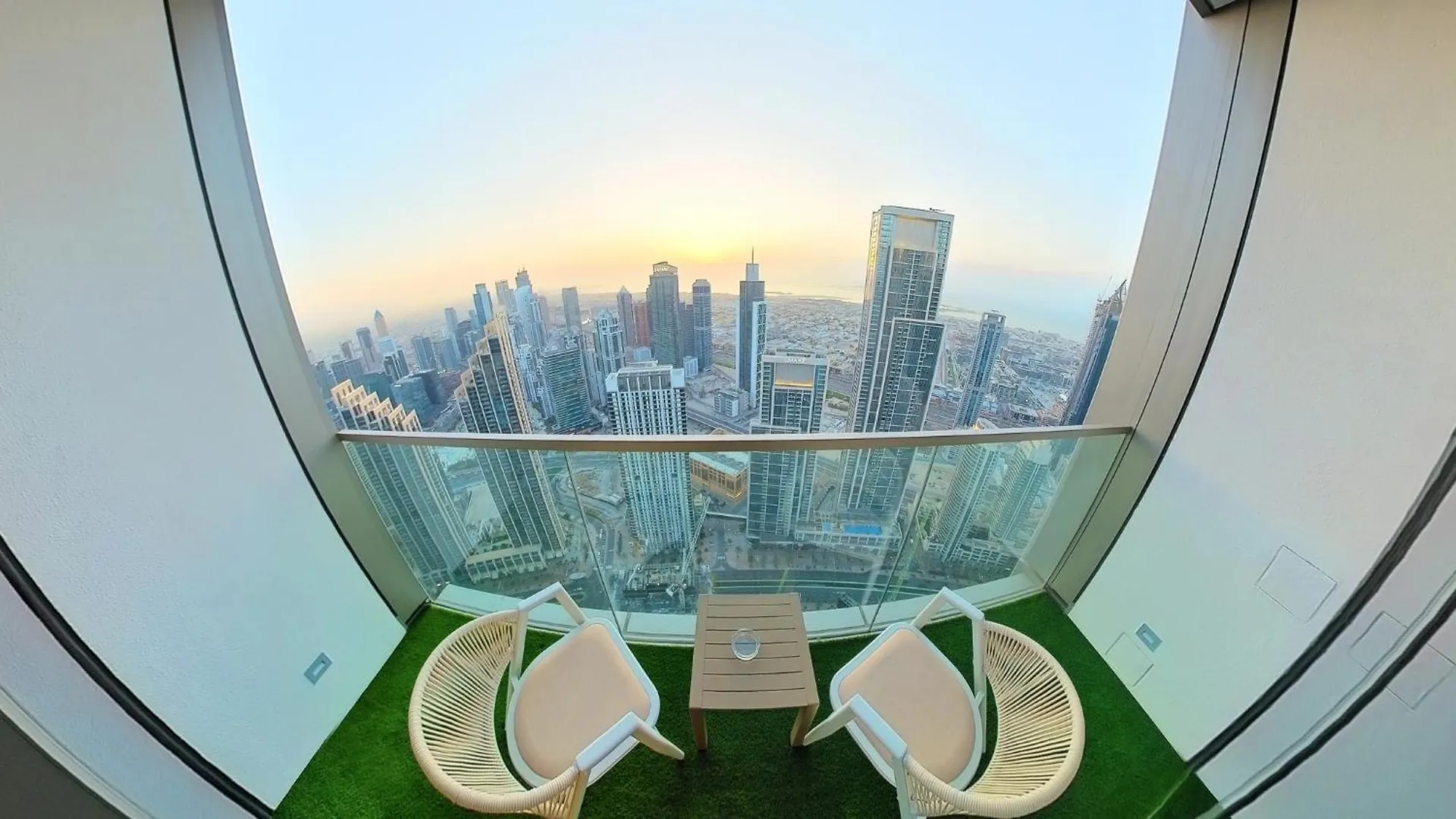 60Th High Floor - Full World Islands, Downtown And Ocean View - High Quality Design And Furniture - 2 Bedroom Dubai