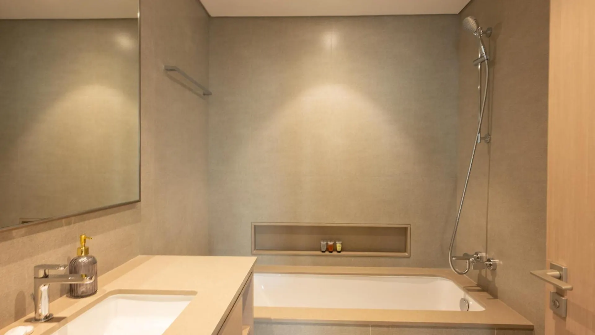60Th High Floor - Full World Islands, Downtown And Ocean View - High Quality Design And Furniture - 2 Bedroom ドバイ アパート